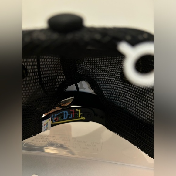 VON DUTCH BLACK POLKA DOT TRUCKER NWT - Picture 3 of 5